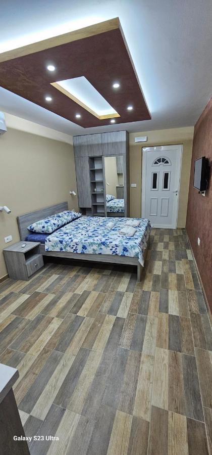 Ekonomic Apartmani Golubovci Exterior foto